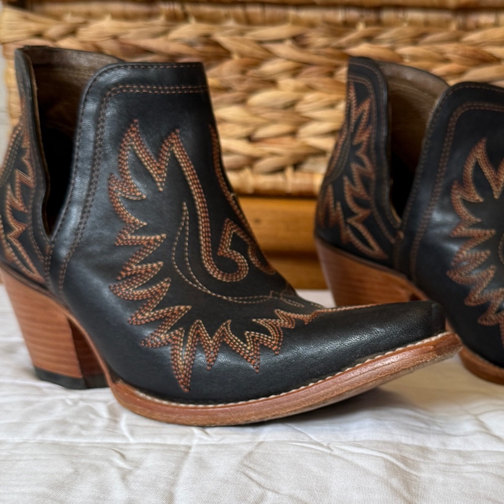 Ariat Dixon Short Boots Booties Black 8.5